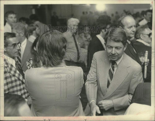 1977 Press Photo Senator Howard Nolan shaking hands in crowd - tua14181 - Historic Images
