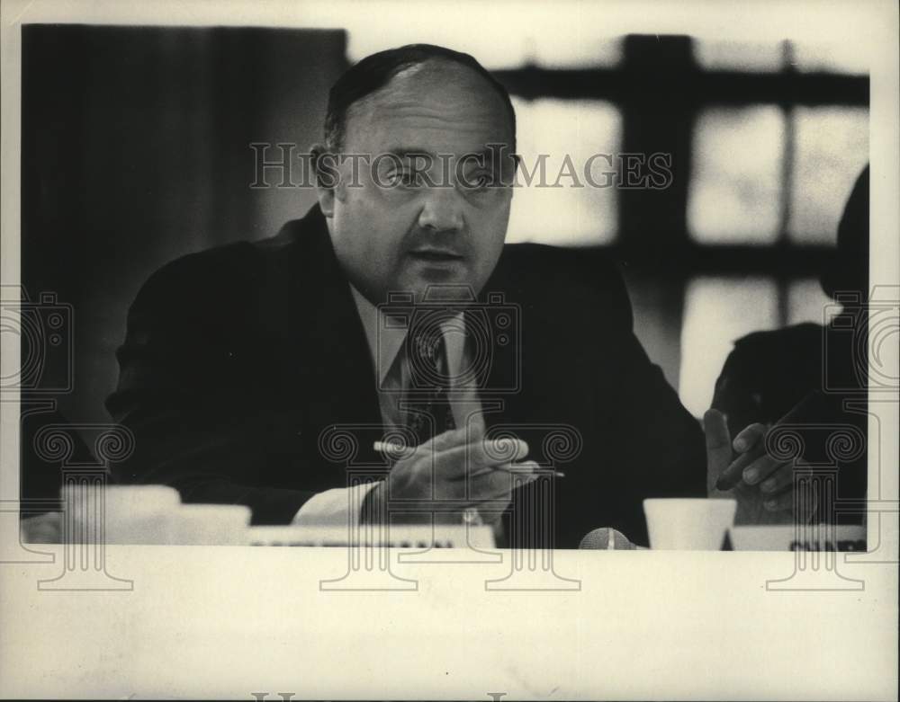 1975 Press Photo Assemblyman Robert Wertz, Chairman of the Task Force - Historic Images