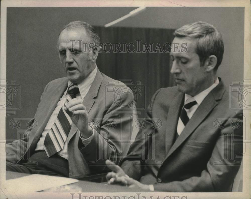 Press Photo Civil Service Employees Association officials in Albany, New York - Historic Images