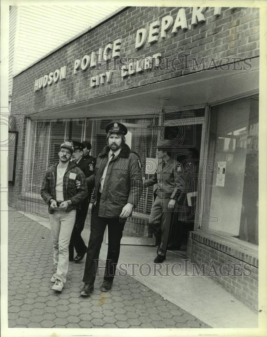 1986 Press Photo Ronald K. Oakley, escaped from Hudson Correctional, captured - Historic Images