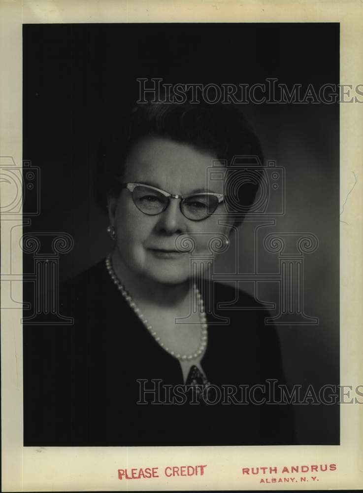 Press Photo Dr. Minnie B. Scotland, Cohoes, New York - tua14540 - Historic Images