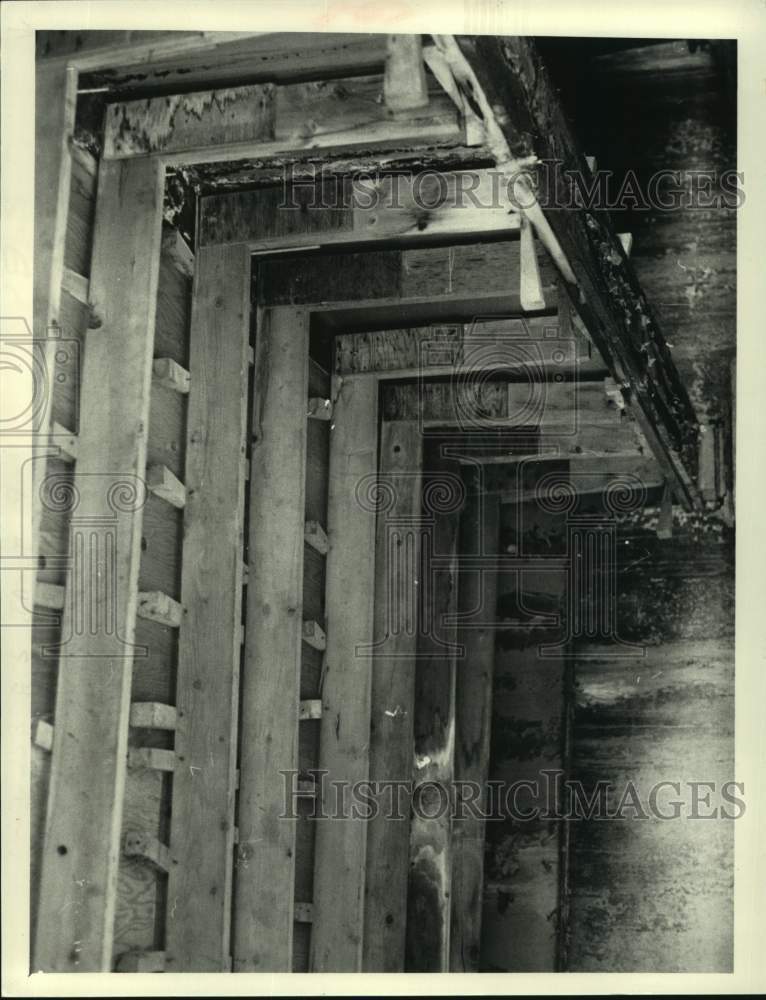 1983 Press Photo View under the Western Avenue bridge in Albany, New York - Historic Images