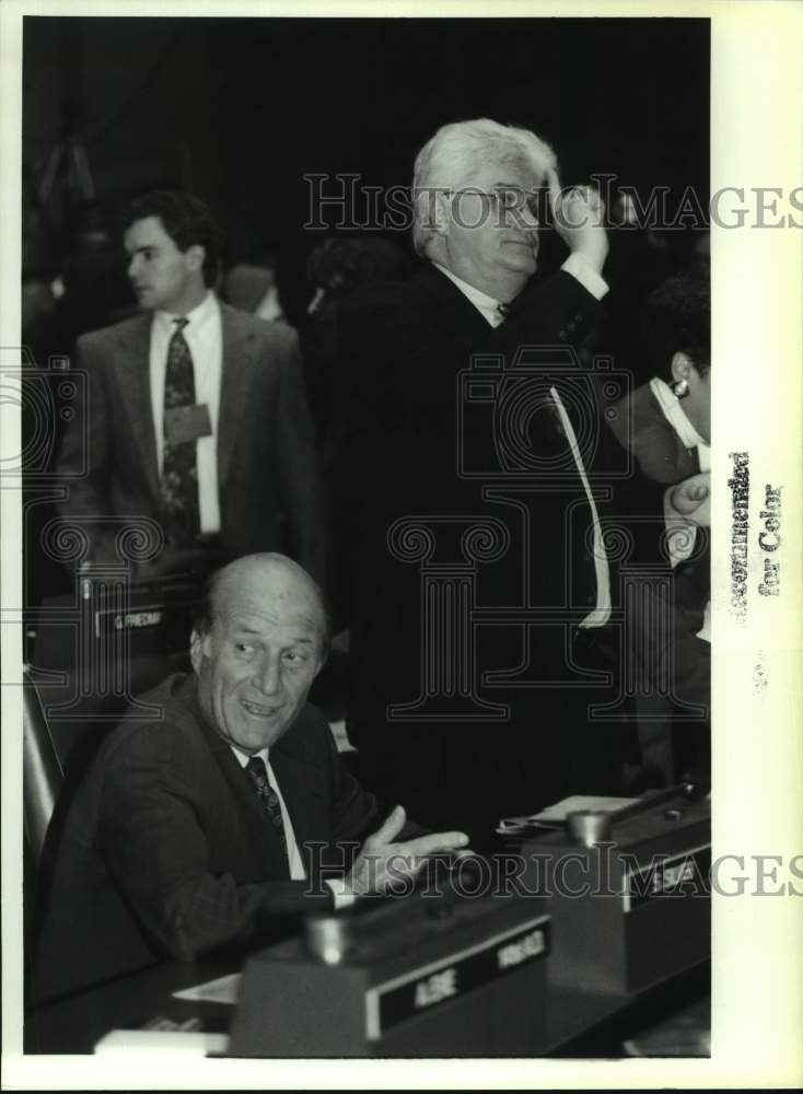 1993 Press Photo New York Assemblymen at State Capitol for Governor's speech - Historic Images