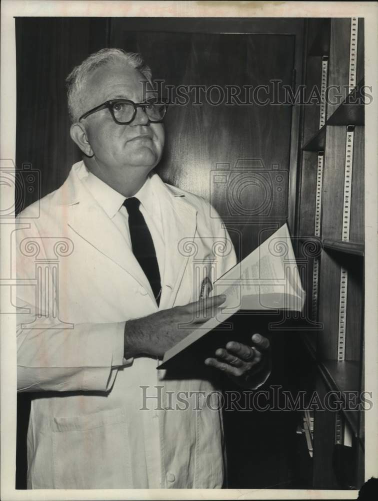 1967 Press Photo Dr. George Wessinger, Albany, New York Health Institute- Historic Images