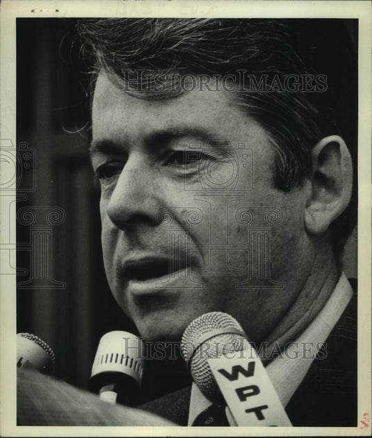 1977 Press Photo New York State Senator Howard Nolan - tua14662 - Historic Images