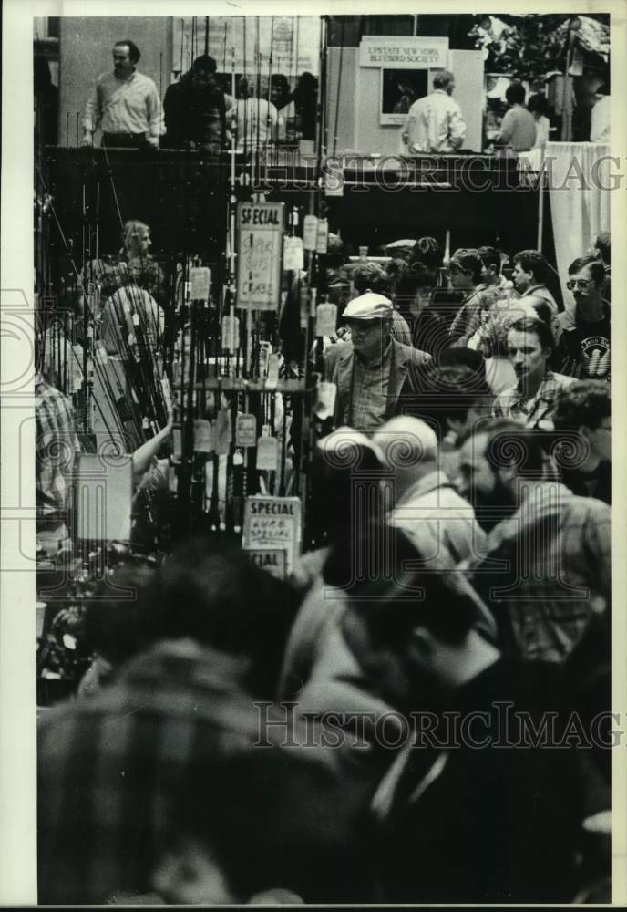 1989 Crowded aisle at Northeaster Wildlife Exposition, Albany, NY - Historic Images