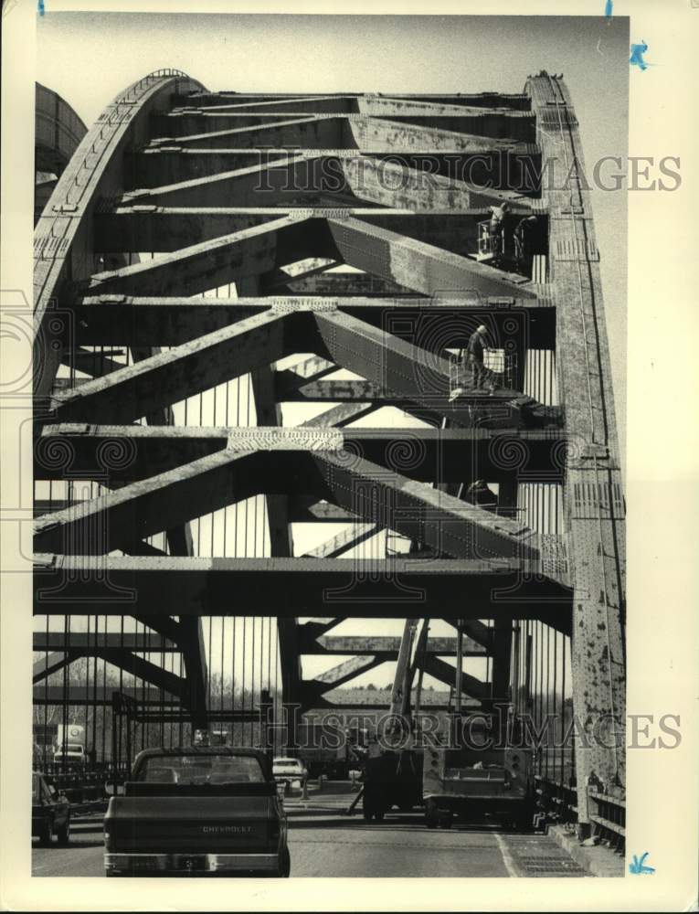 1986 Crew painting the Northway Twin Bridges in Colonie, New York - Historic Images