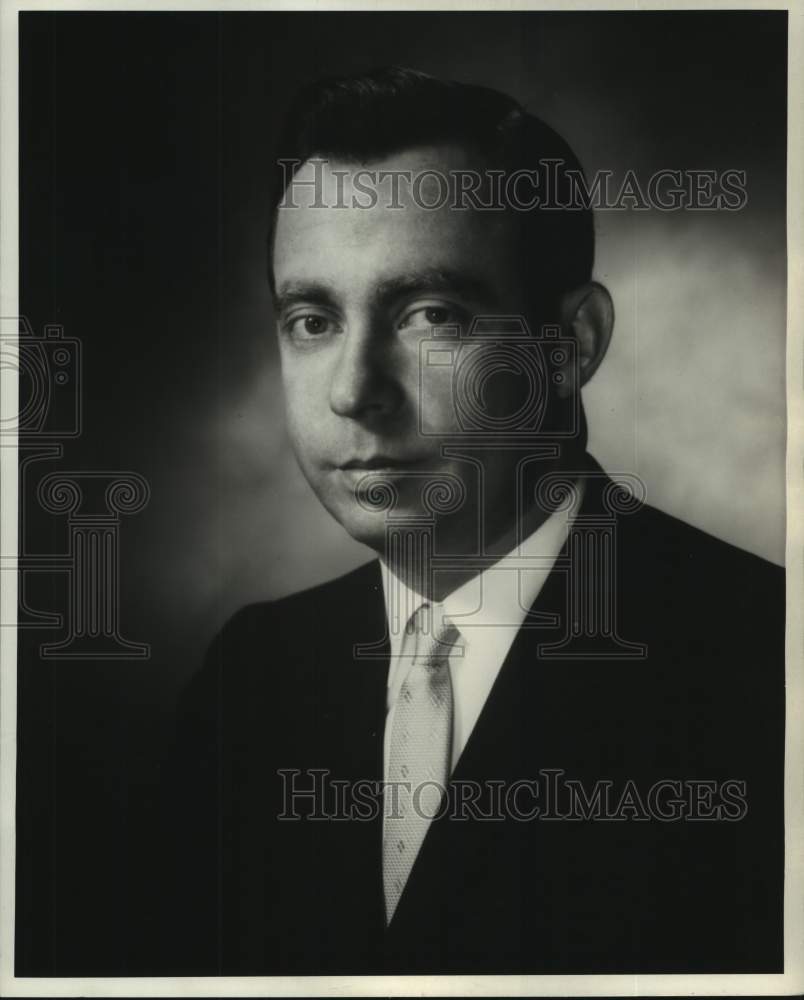 Press Photo Albany, New York realtor Robert F. Weinberg - tua14858 - Historic Images