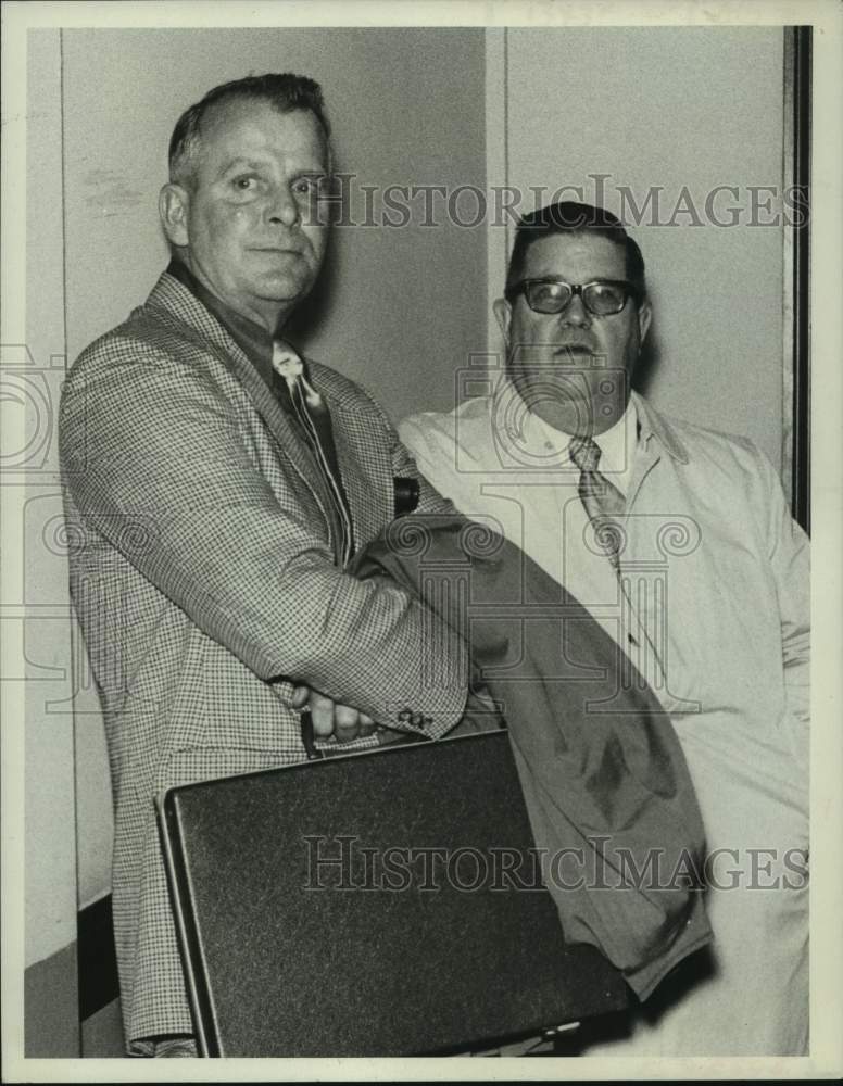 1978 Press Photo Albany, NY area school officials Harvey Nelson & Bernie Welch - Historic Images