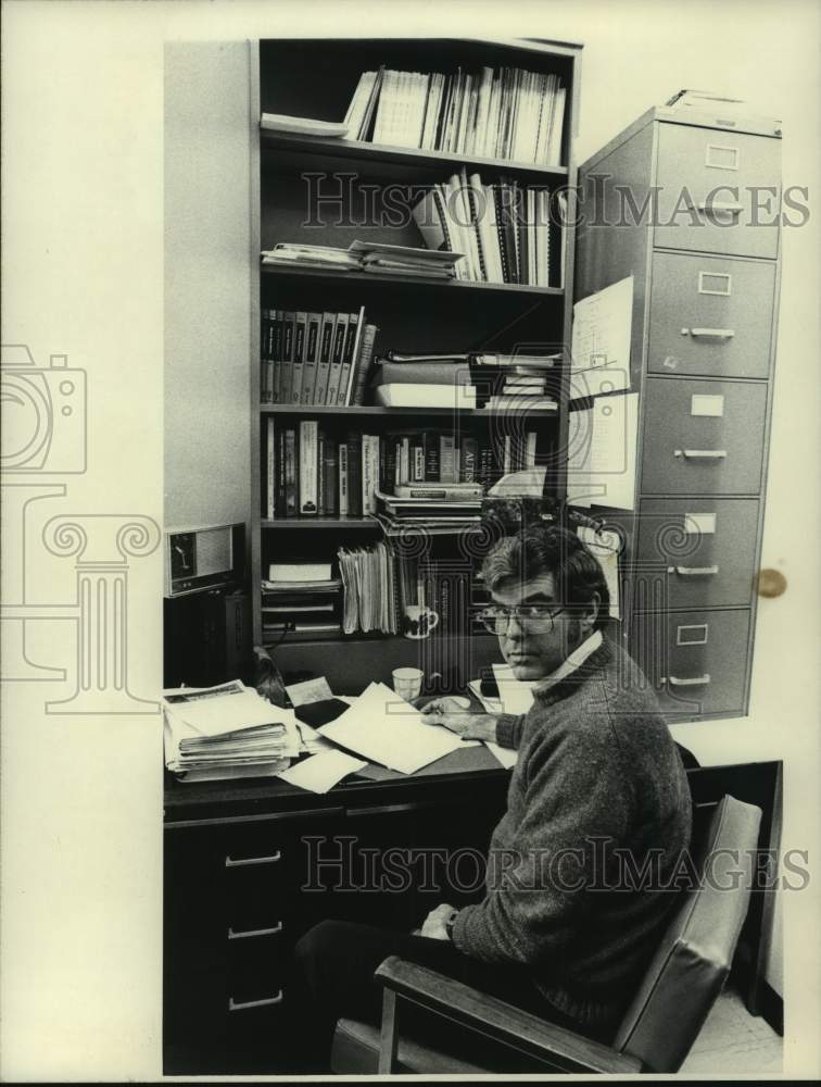 1982 Press Photo Ed Welch, State University of New York, Albany - tua14906 - Historic Images