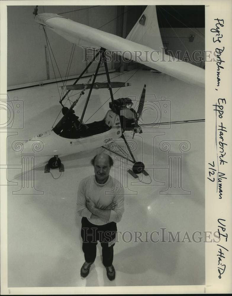 1990 Press Photo Eppo Harbring Numan with his ultralight aircraft - tua14976 - Historic Images