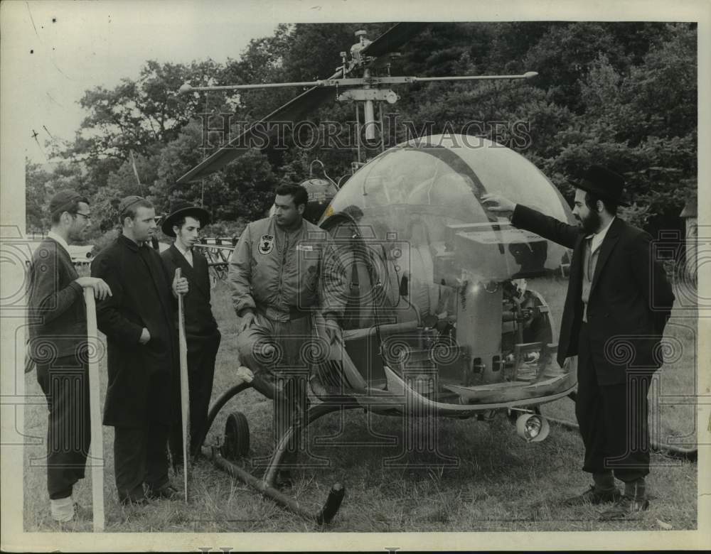 Press Photo Captain C. B. Vestal, Headquarters 1st Army, Governors Island, NY - Historic Images