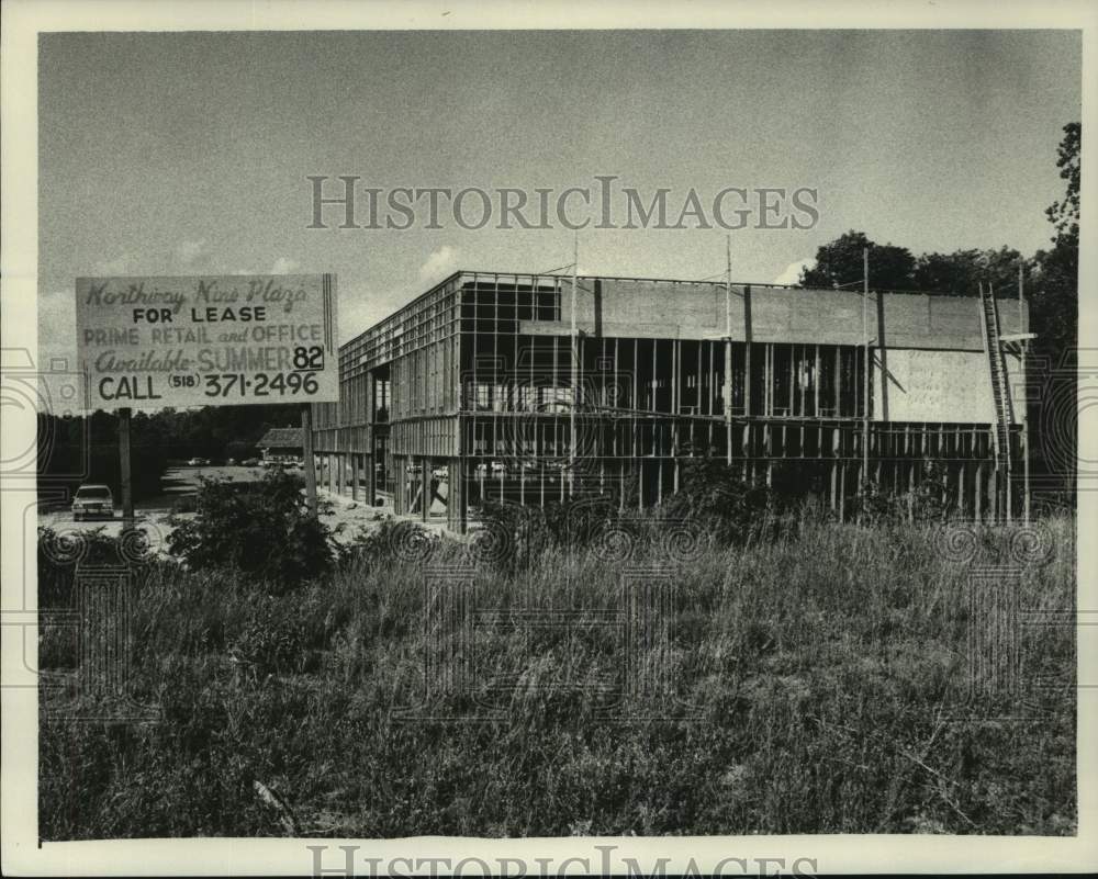 1982 Press Photo Construction of office building in Clifton Park, New York - Historic Images