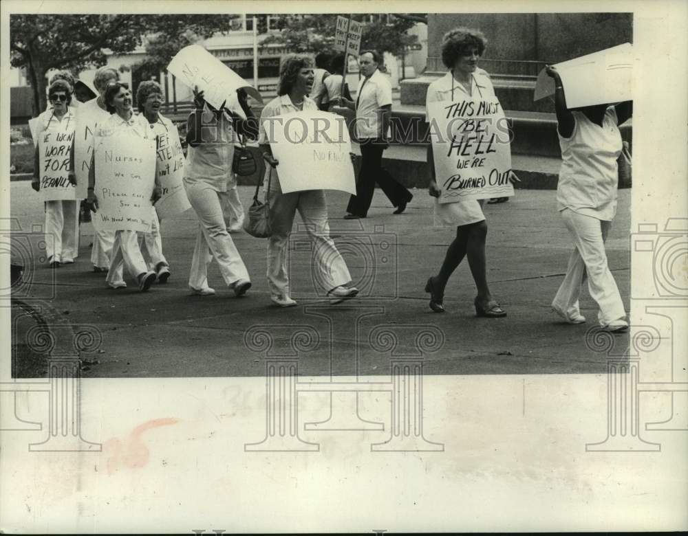1981 Press Photo Nurses picketing in Albany, New York - tua15344 - Historic Images