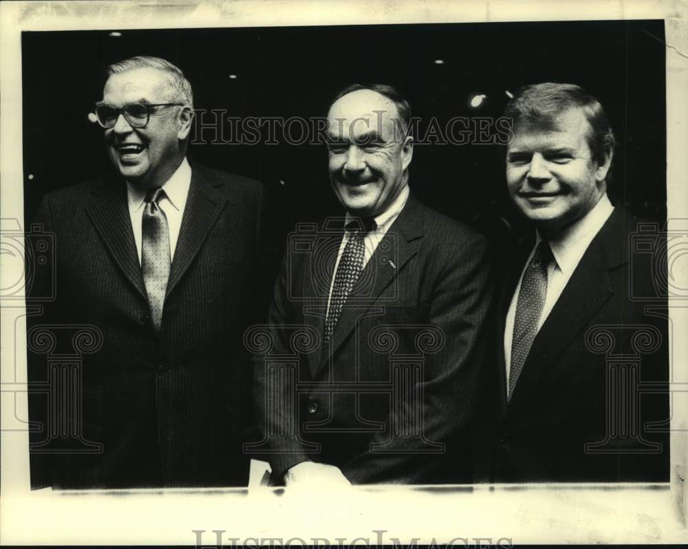 1988 Press Photo Albany, New York Mayor Whalen with Norstar bank officials - Historic Images
