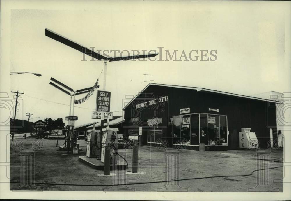 1982 Press Photo Northeast Truck Center on Route 9 in Schodak, New York - Historic Images