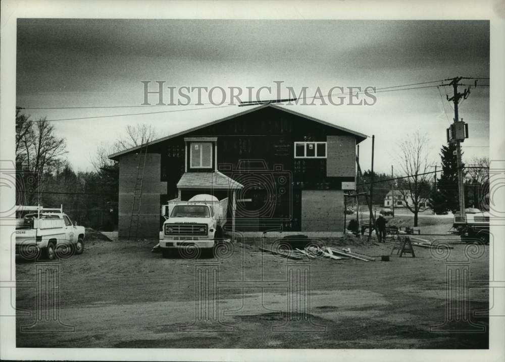 1980 Press Photo Construction at biblical studies school in Clifton Park, NY - Historic Images