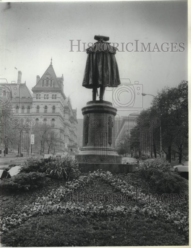 1991 Press Photo Sculpture of General Philip Schuyler at Albany NY City Hall. - Historic Images