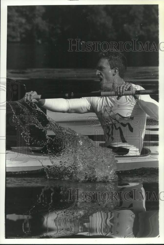 1991 Press Photo Jim Schreiner shown kayaking at Lake Placid, New York - Historic Images