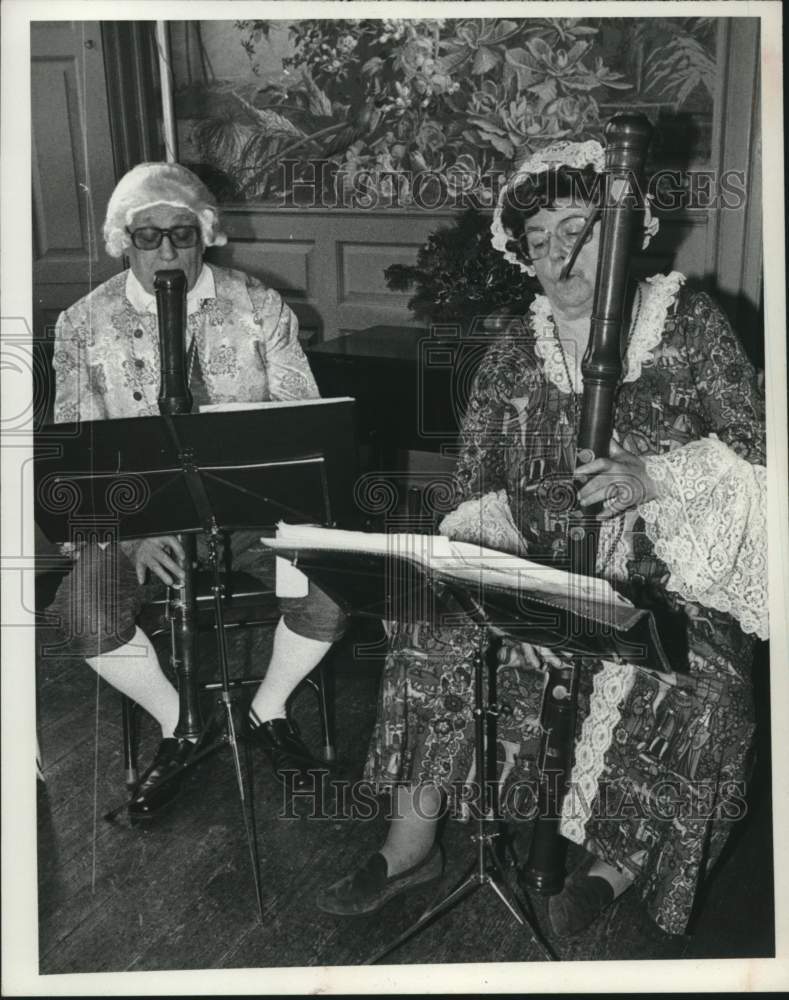 Press Photo Richard and Margaret DeMarsh play instruments at Schuyler Mansion NY - Historic Images