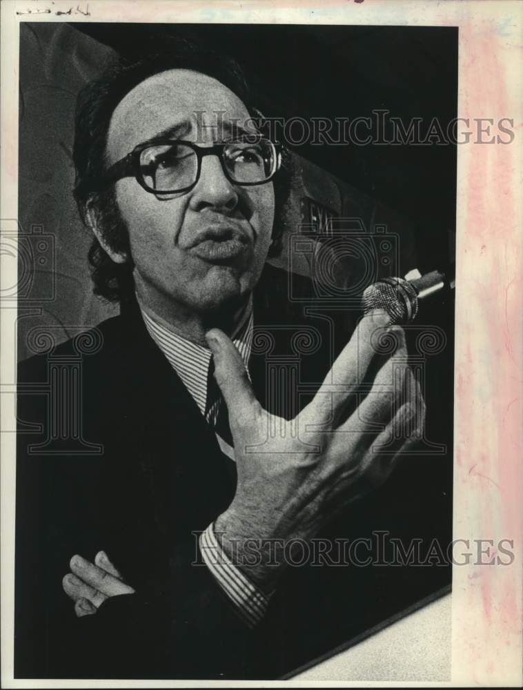 1976 Press Photo Henry Schwartz is guest speaker at Sheriff's meeting - Historic Images