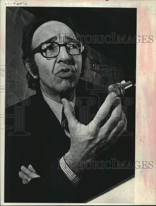 1976 Press Photo Henry Schwartz is guest speaker at Sheriff's meeting - Historic Images