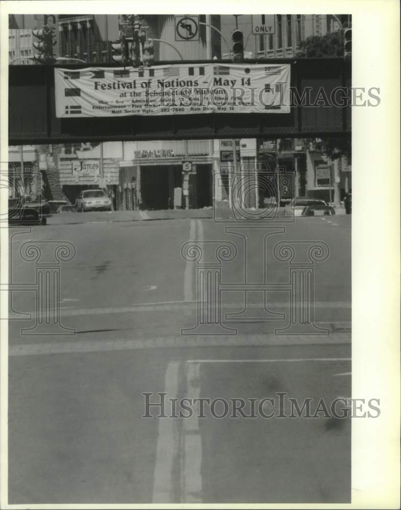 1994 Press Photo View along State Street in Schenectady, New York - tua16070 - Historic Images