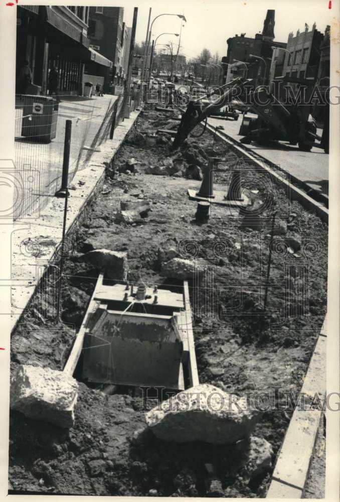 1984 Press Photo Sewer construction along State Street in Schenectady, New York - Historic Images