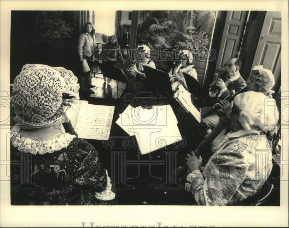 1985 Press Photo Adirondack Baroque Consort performs at Schuyler Mansion, NY - Historic Images