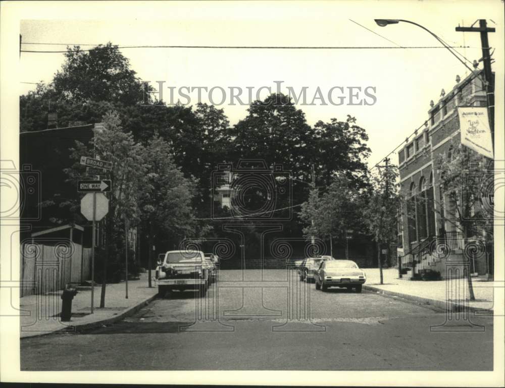 1986 Press Photo View of Schuyler Mansion at end of Schuyler Street, Albany, NY - Historic Images