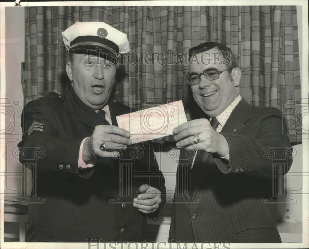 1977 Press Photo Paul T. Schwabe Jr. - tua16470 - Historic Images