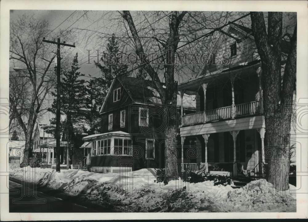 1982 Press Photo Homes along Glen Avenue in Scotia, New York - tua16487 - Historic Images