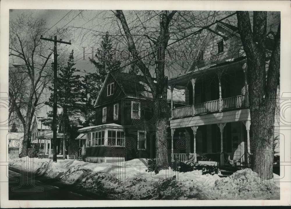 1982 Press Photo Homes along Glen Avenue in Scotia, New York - tua16487 - Historic Images