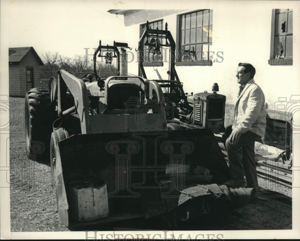 1985 Press Photo Robert Mahoney, Scotia, New York Sewage Disposal Plant - Historic Images