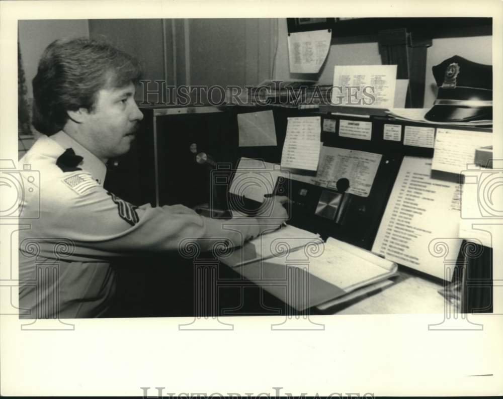 1986 Press Photo Scotia, NY Glenville Auxiliary Police Sergeant Paul Beaudoin - Historic Images
