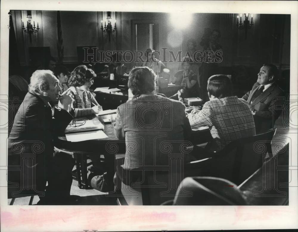 1976 Press Photo Schenectady, New York Mayor investigates police department - Historic Images