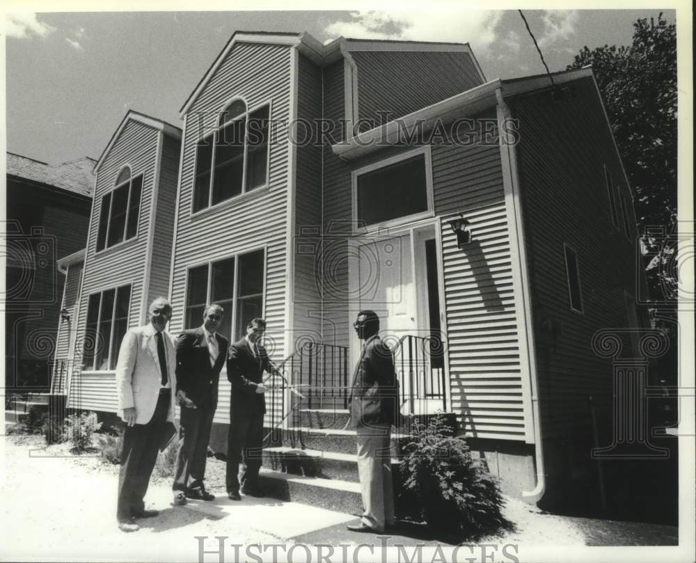 1991 Press Photo Ribbon cutting ceremony for new Schenectady, New York housing - Historic Images