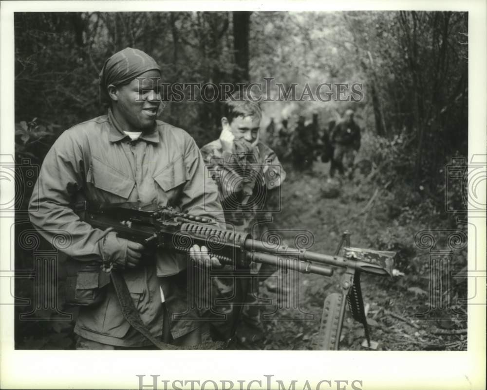 1993 Press Photo Students fire rifle at Stratton Air National Guard base - Historic Images