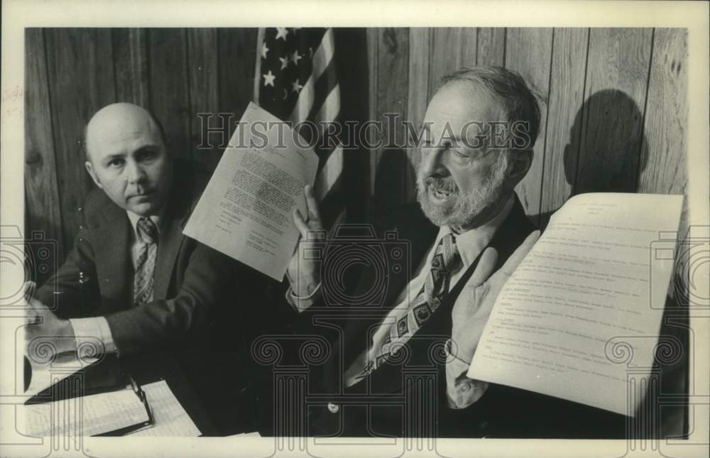1980 Press Photo Edward Sargent Jr. speaks to GOP members at meeting in New York - Historic Images