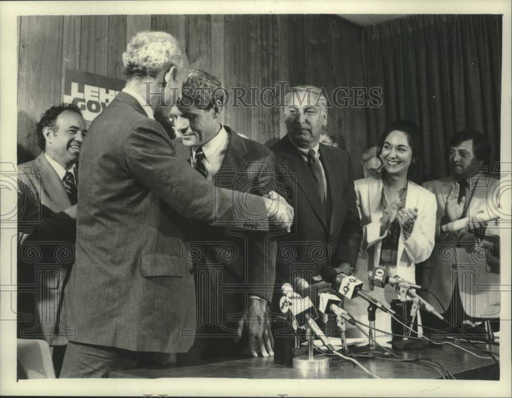 1982 Press Photo Frances Sclafeni and other candidates speak Albany Co Airport - Historic Images