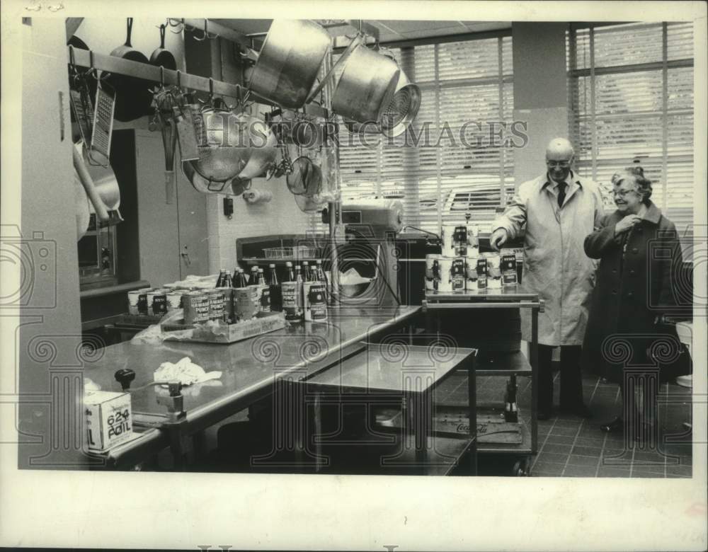 1976 Press Photo Kitchen of the Schenectady New York Senior Citizen Center - Historic Images