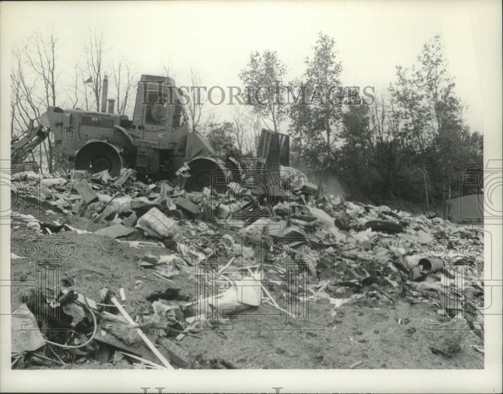 1980 Press Photo Schenectady, New York landfill on Cheltinham Avenue - tua17041 - Historic Images