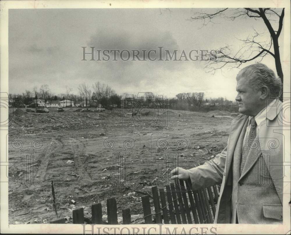 1973 Press Photo Arthur Myers, Operator, Schenectady, New York landfill-Historic Images