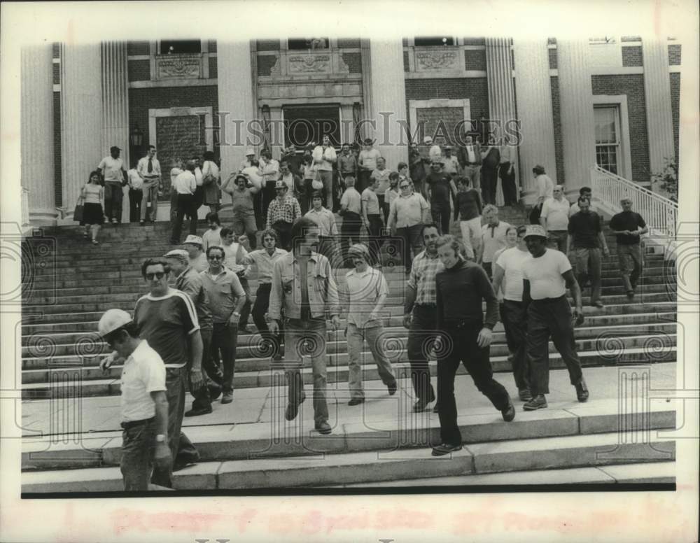 1978 Press Photo Schenectady, New York city employee union members demonstrate - Historic Images