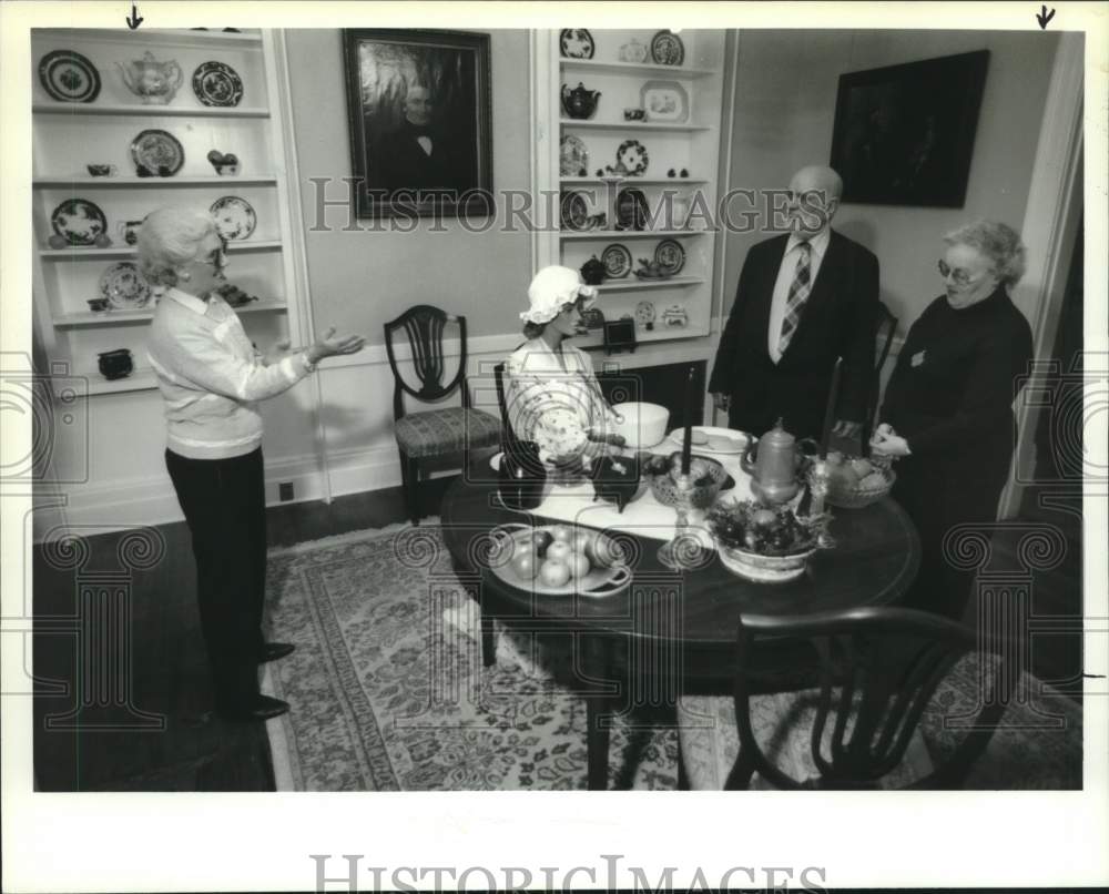1993 Press Photo Christmas exhibit, Schenectady, New York Historical Society - Historic Images