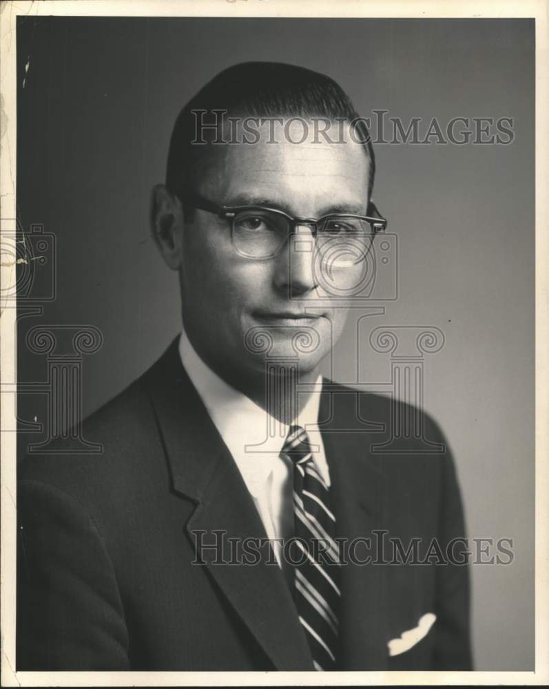1961 Press Photo William T. Orr, St. Regis Paper Company, Darien, Connecticut - Historic Images