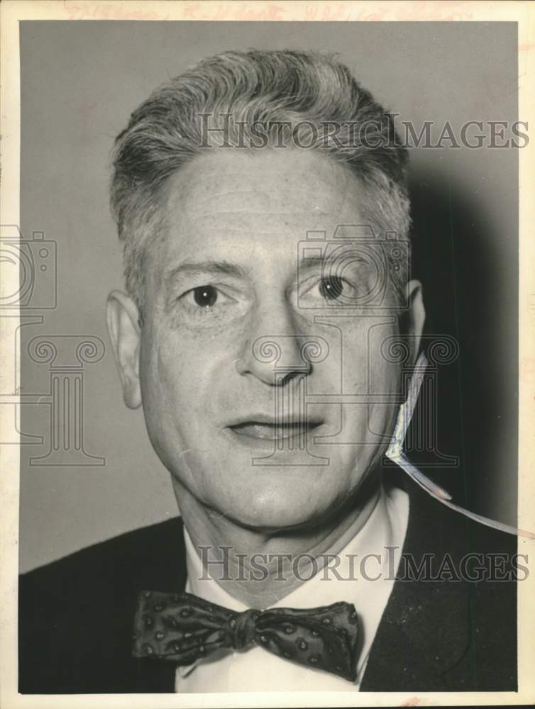 1964 Press Photo Dr. Milton Sandler, dentist and former track star - Historic Images