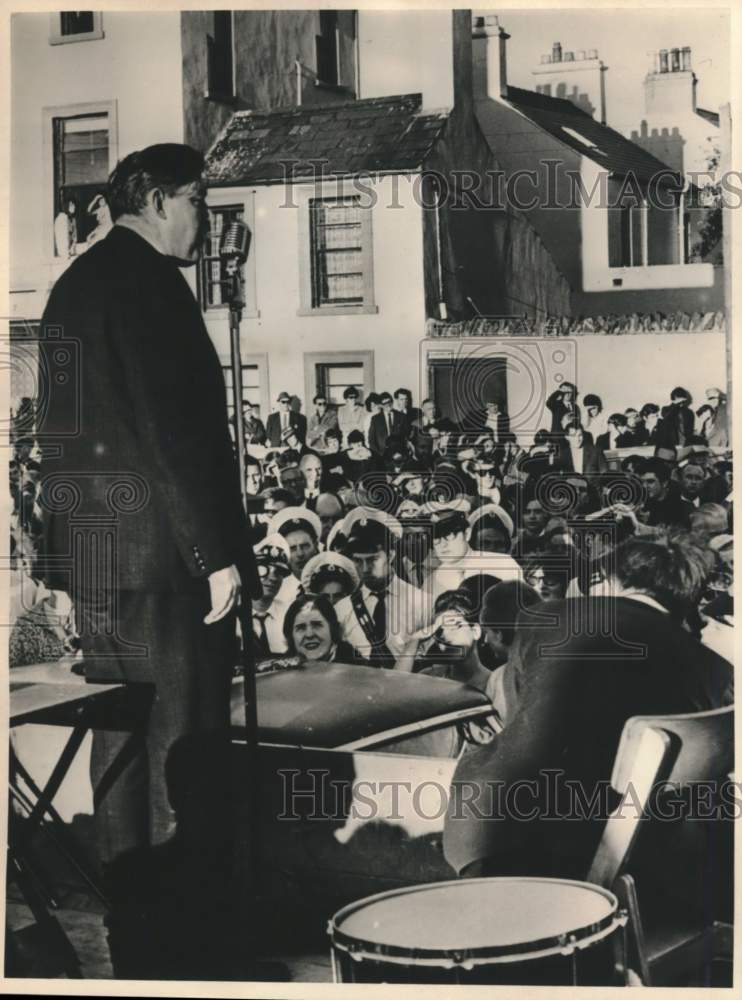 1969 Reverend Iam Paisley speaks to supporters in Ulster, New York - Historic Images