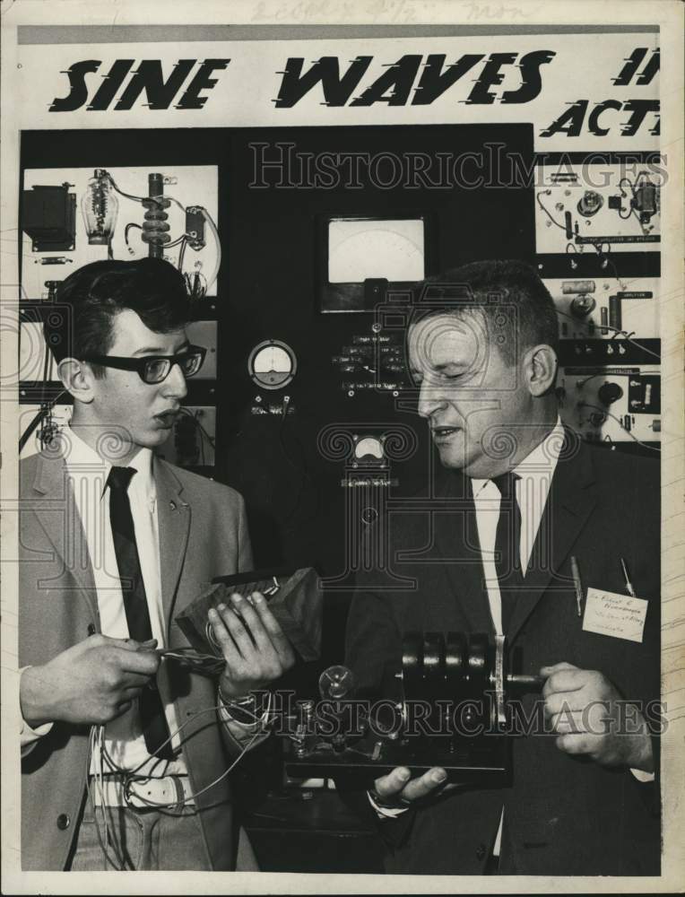 John Sofia & Dr. Robert Nurnberger at science fair in Colonie, NY - Historic Images