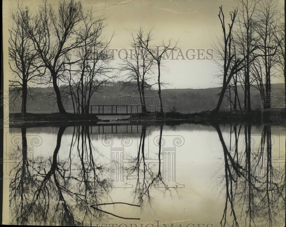 1962 Press Photo Nassau Lake Pond in New York - Historic Images